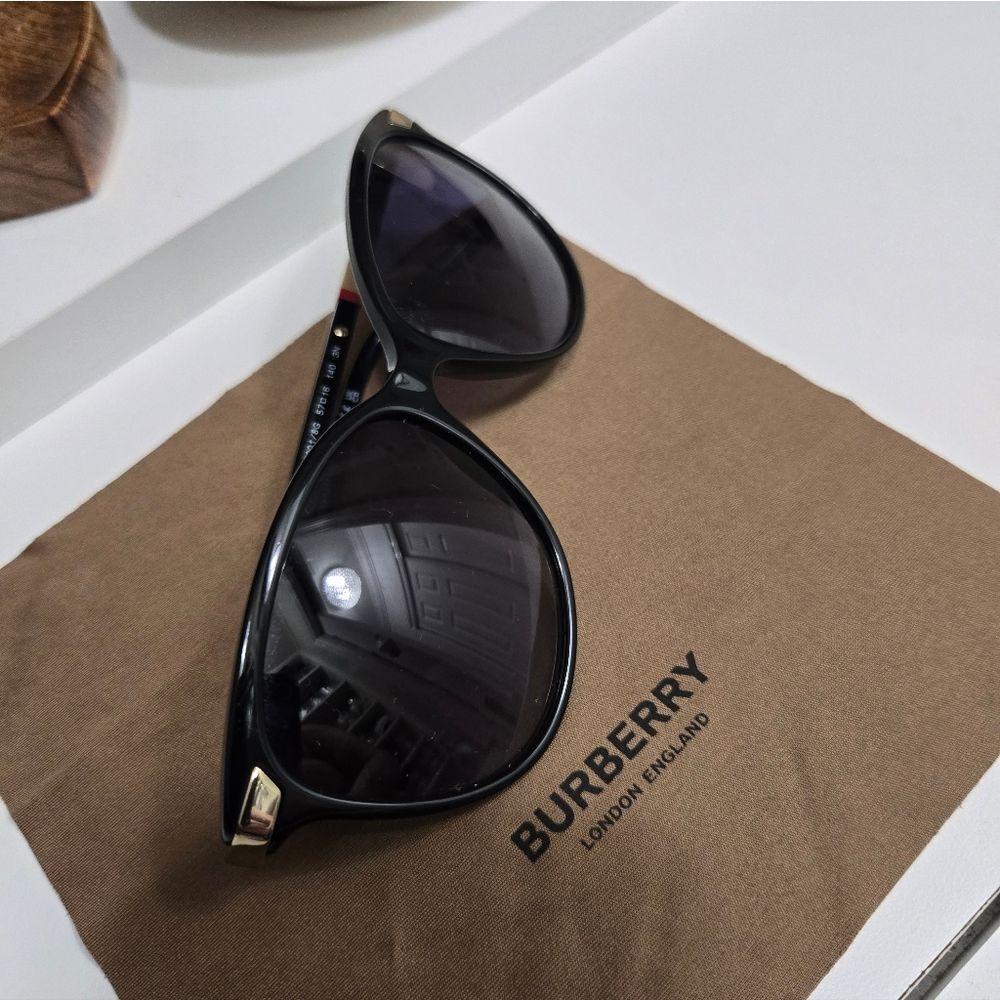 Burberry Sunglasses  - Picture 5 of 6